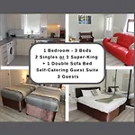 Coaches Corner - Modern - Sleeps 3 - Flexible Beds - Parking - Near Town Apartment