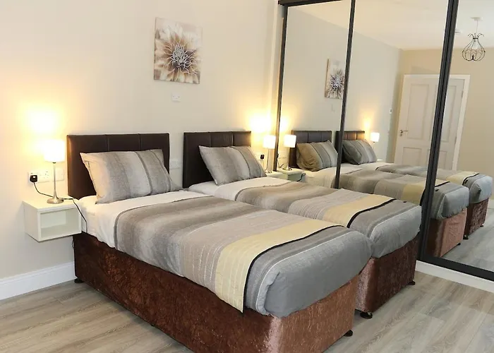 Coaches Corner - Accessible Guest - 5 Minutes Drive From Town - Singles Or Super-king & Double Sofa Bed Lägenhet Castleblayney