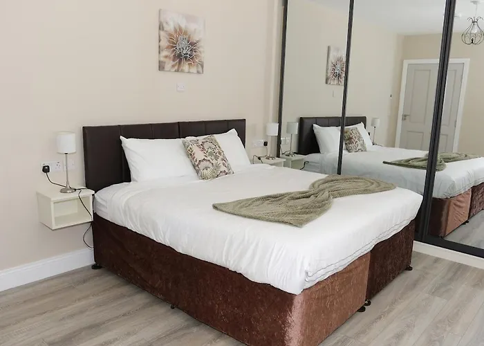 Coaches Corner - Accessible Guest - 5 Minutes Drive From Town - Singles Or Super-king & Double Sofa Bed