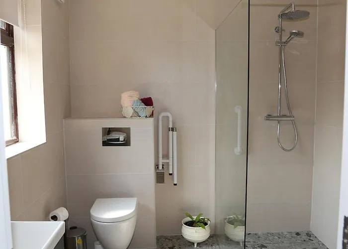 Lägenhet Coaches Corner - Accessible Guest - 5 Minutes Drive From Town - Singles Or Super-king & Double Sofa Bed